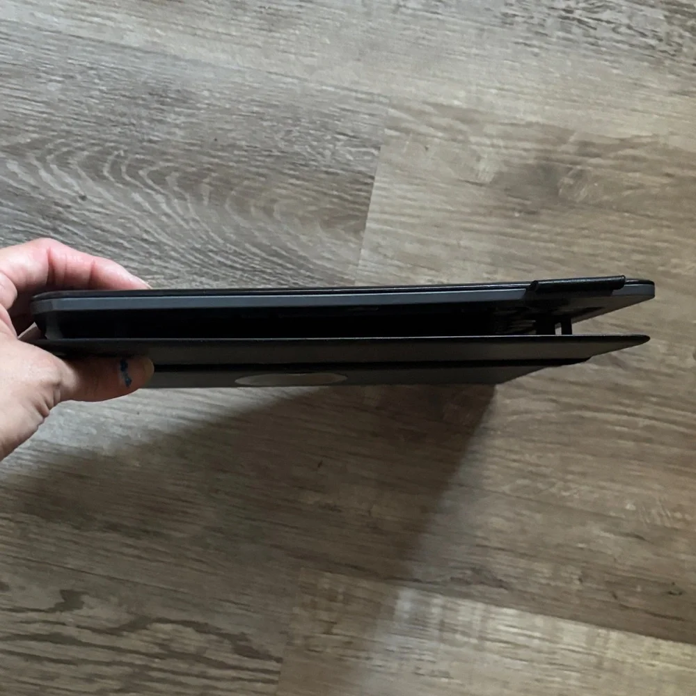 Logitech sleek black