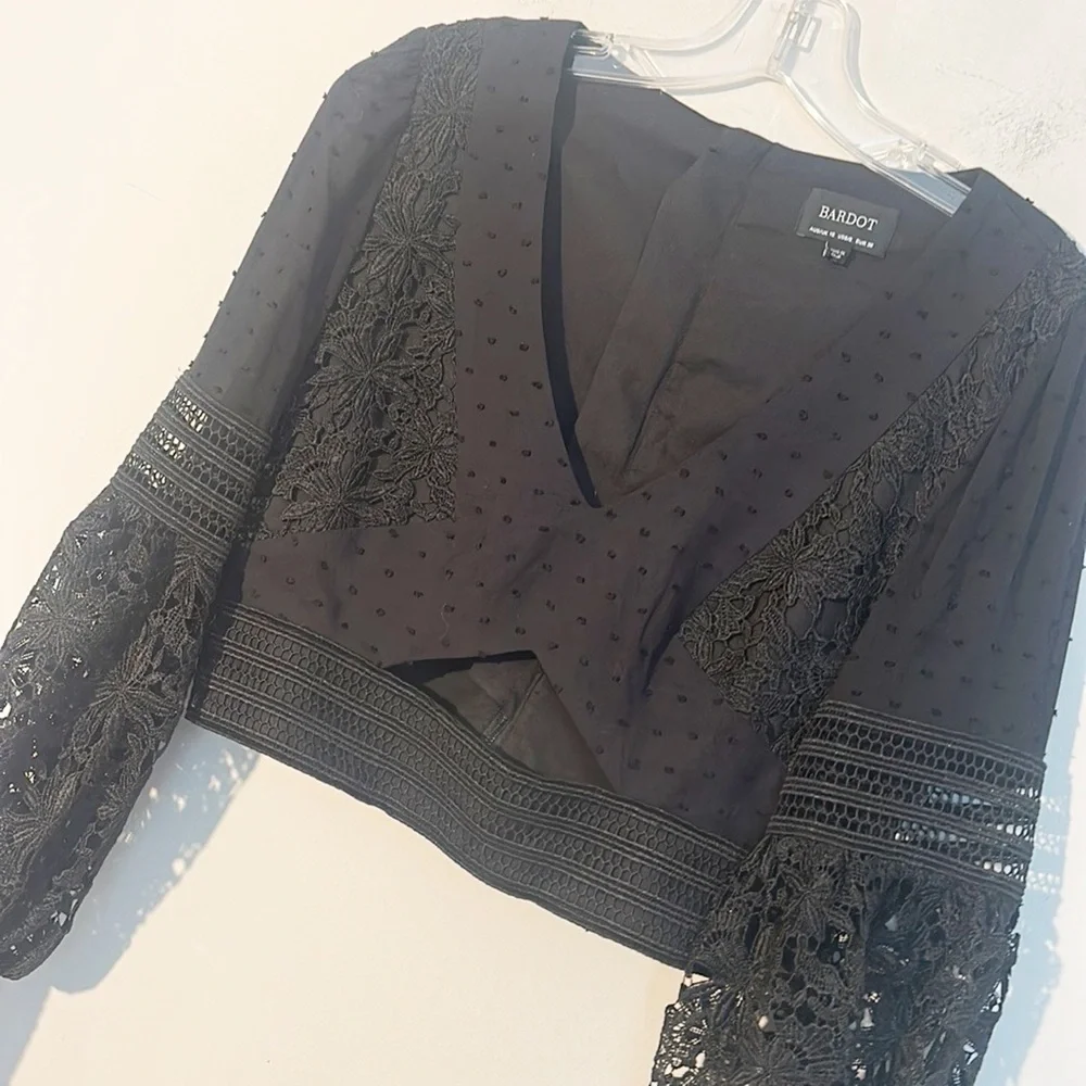 Revolve x Bardot Black Lace Crop Long sleeve top women size 6