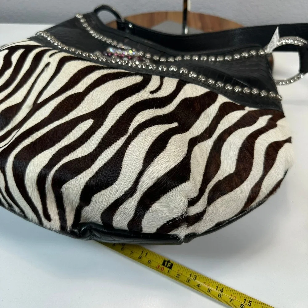 Raviani zebra print