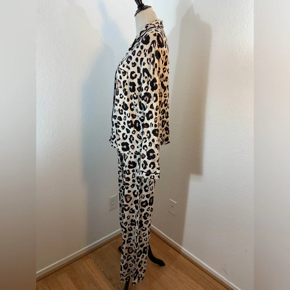 🌹New Listing🌹NWT Stars Above Women’s Animal Print Pajamas Sleepwear