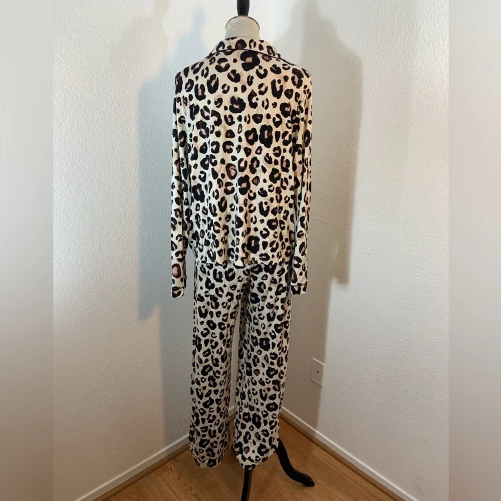 🌹New Listing🌹NWT Stars Above Women’s Animal Print Pajamas Sleepwear