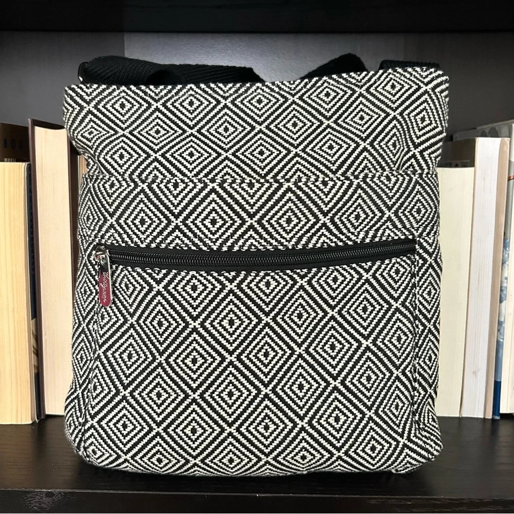 Thirty-One: Black and White Geometric Patterned Crossbody Bag