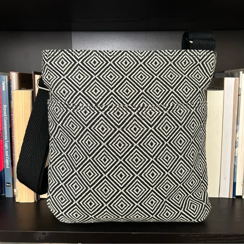 Thirty-One: Black and White Geometric Patterned Crossbody Bag