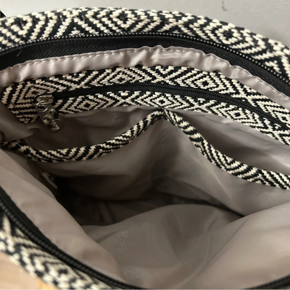 Thirty-One: Black and White Geometric Patterned Crossbody Bag