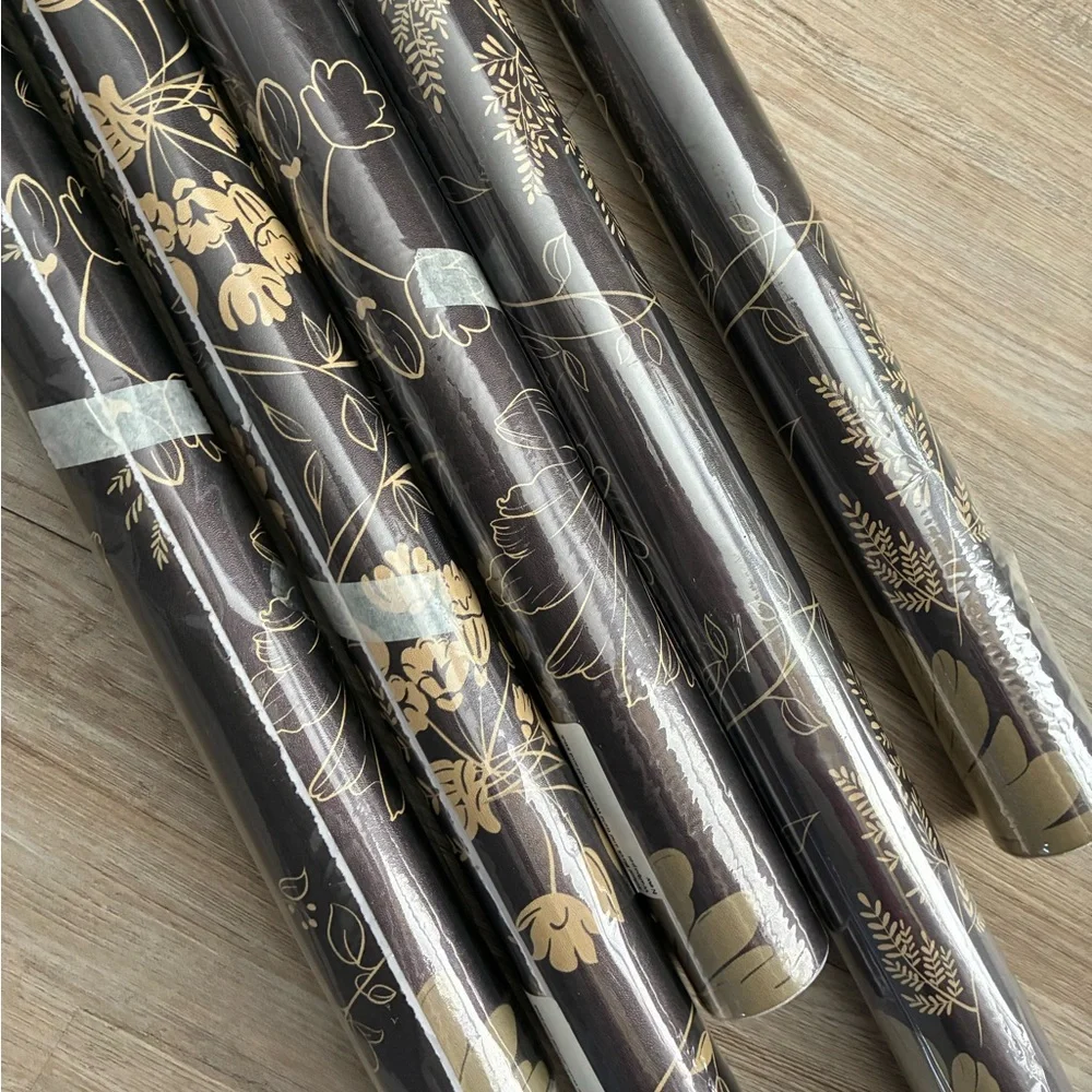 Vintage floral black & gold wallpaper