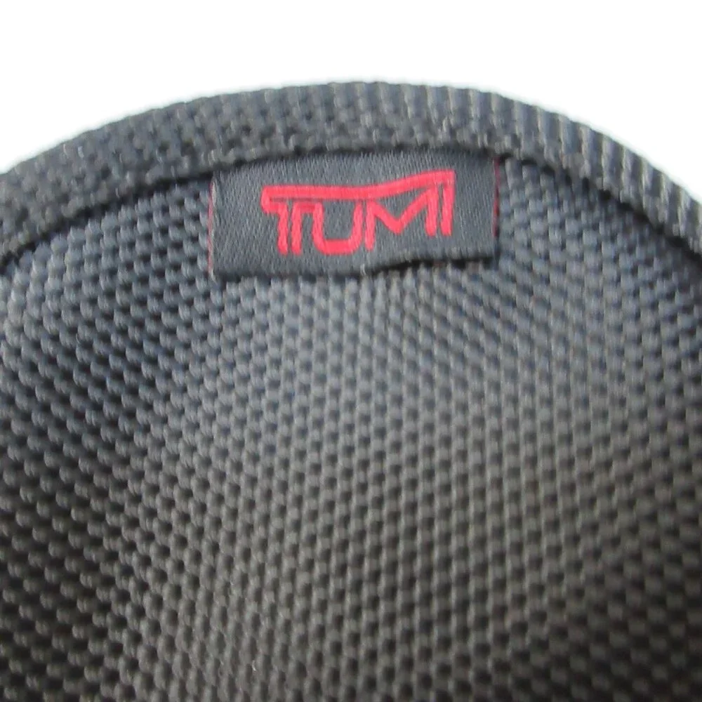 TUMI Delta Air Travel Cosmetic Makeup Case Bag Eye Mask Gray Amenity Kit Zip Top