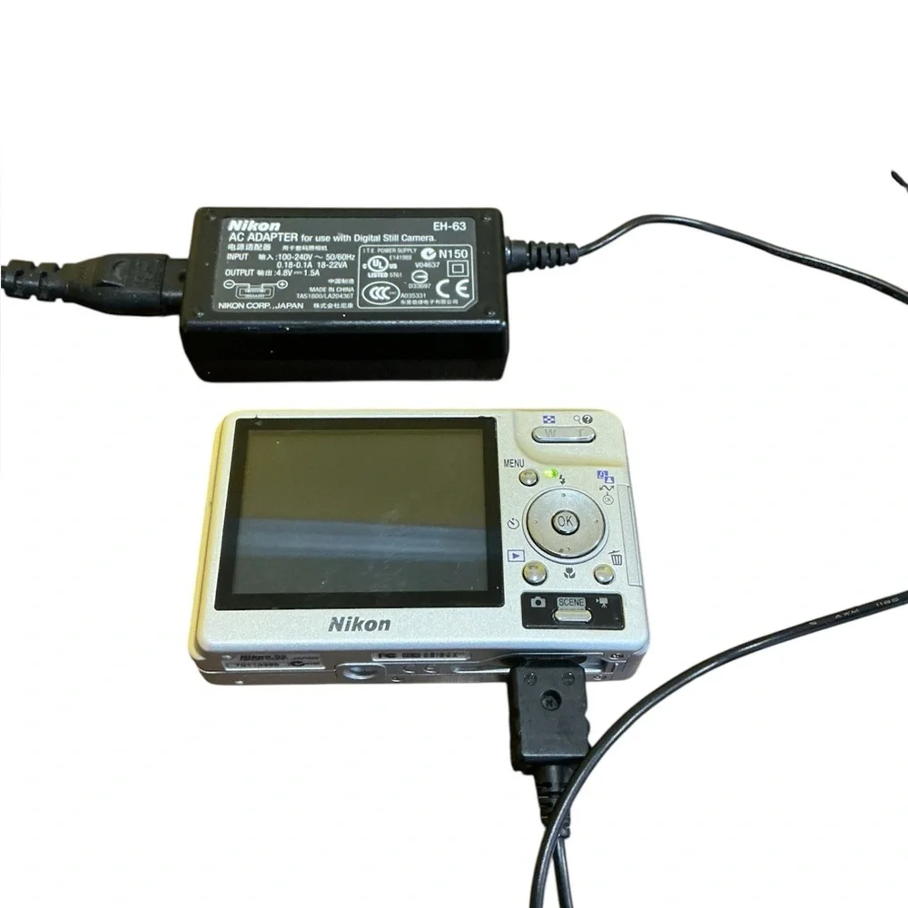 Nikon  Coolpic S2 Digital CameraGreat . Condition. .  5.1   Digital  Japan