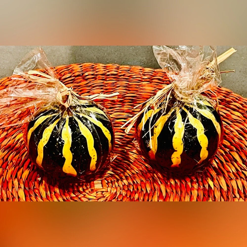 Crate&Barrel 2 1/2” X 3” set of Gourd Candles autumn NewGift wrapped raffia bow