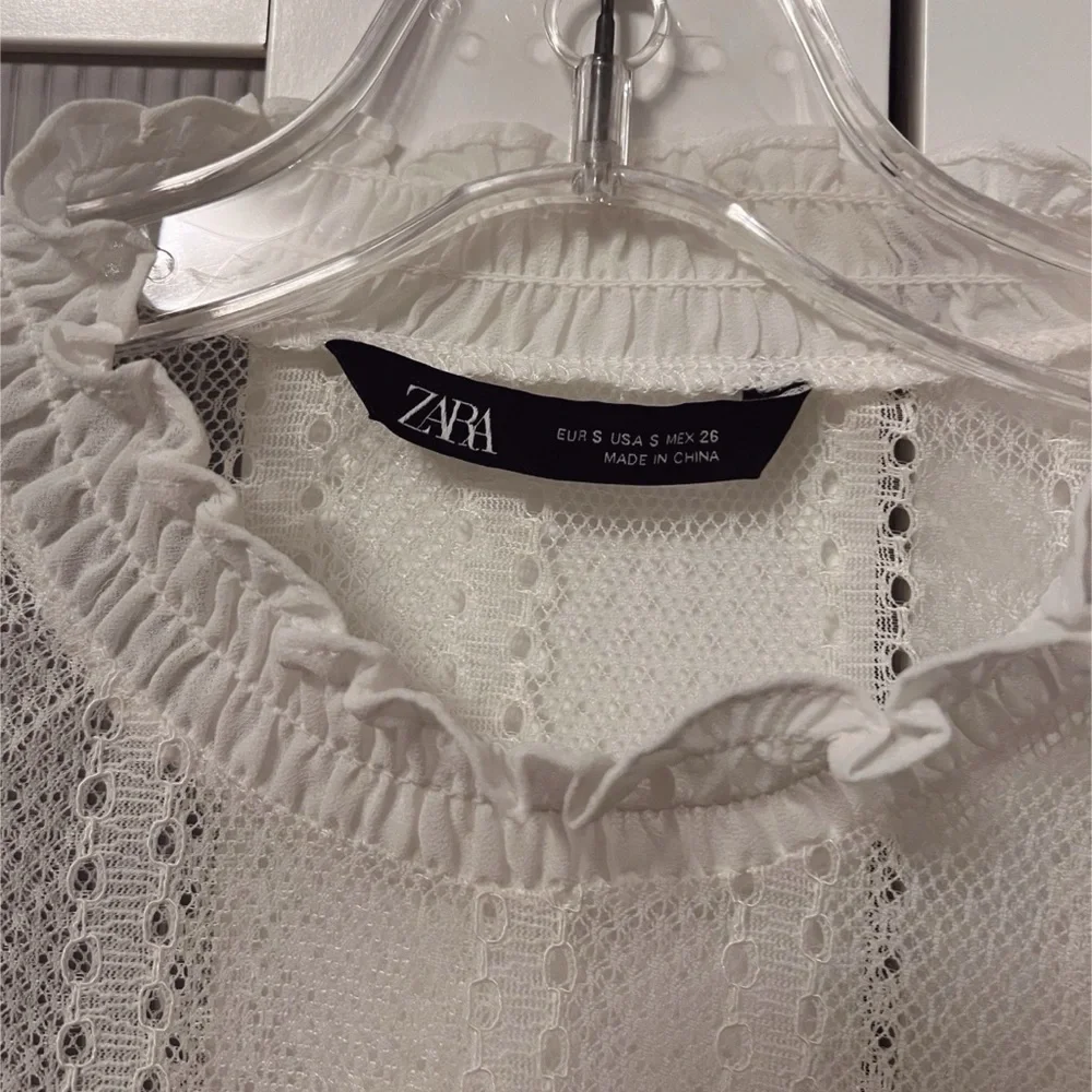 NWOT Zara White Lace Sheer Blouse Top Size S