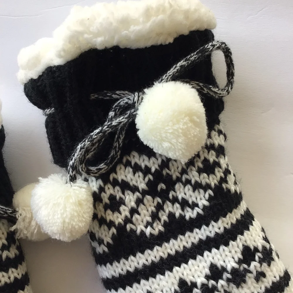 GILLIGAN & O’MALLEY SHERPA LINED SLIPPER SOCKS NWT OSFA
