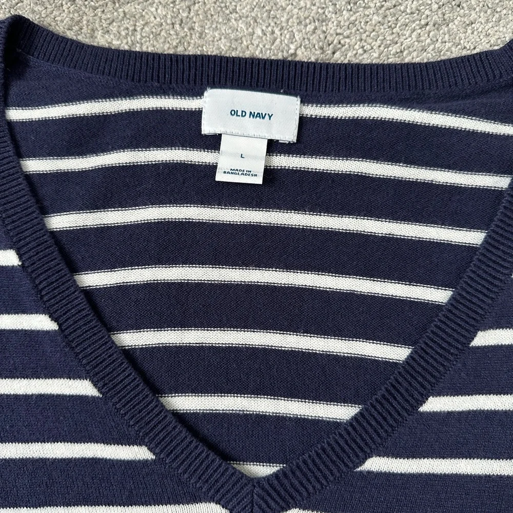 Old Navy white neck wear