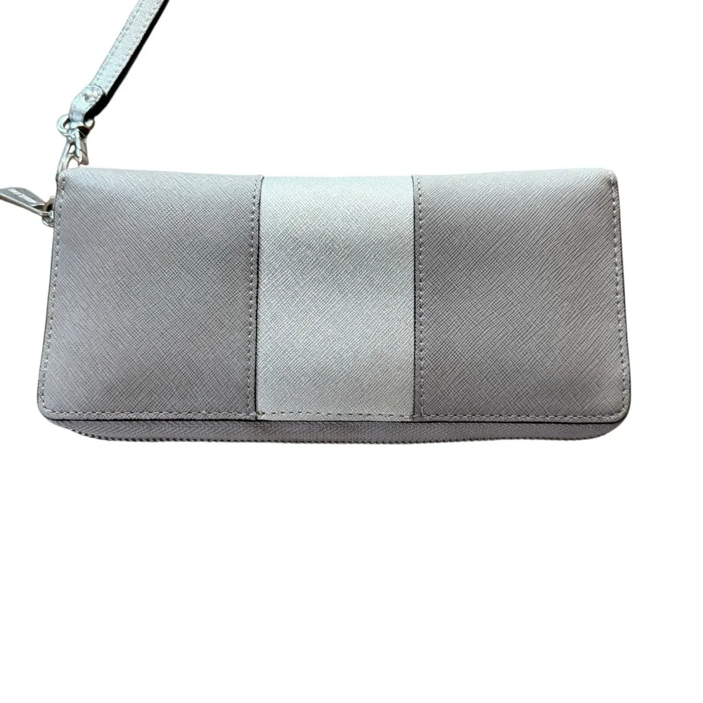 Women’s Michael Kors Taupe/Silver Wallet Wristlet w Zipper Closure