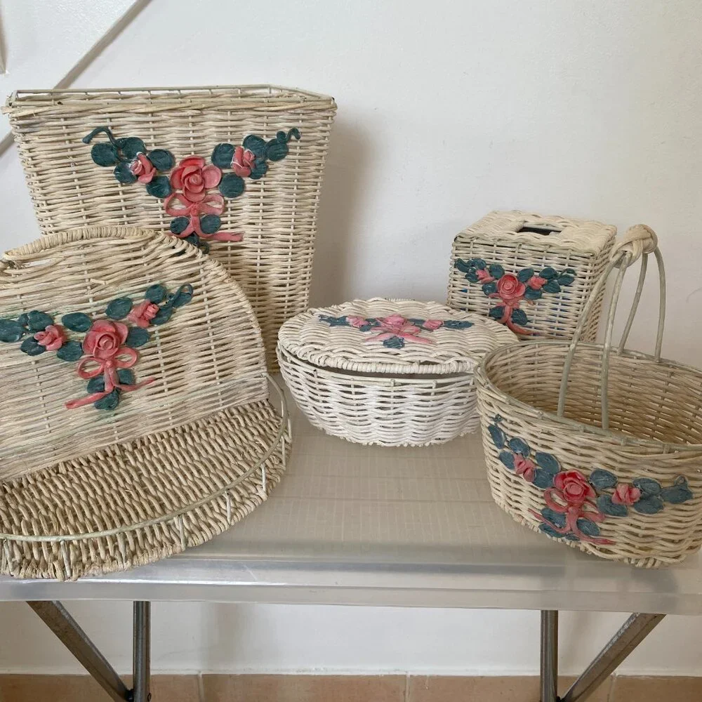 Bathroom Wicker Trash Basket With 3-D Rose Design