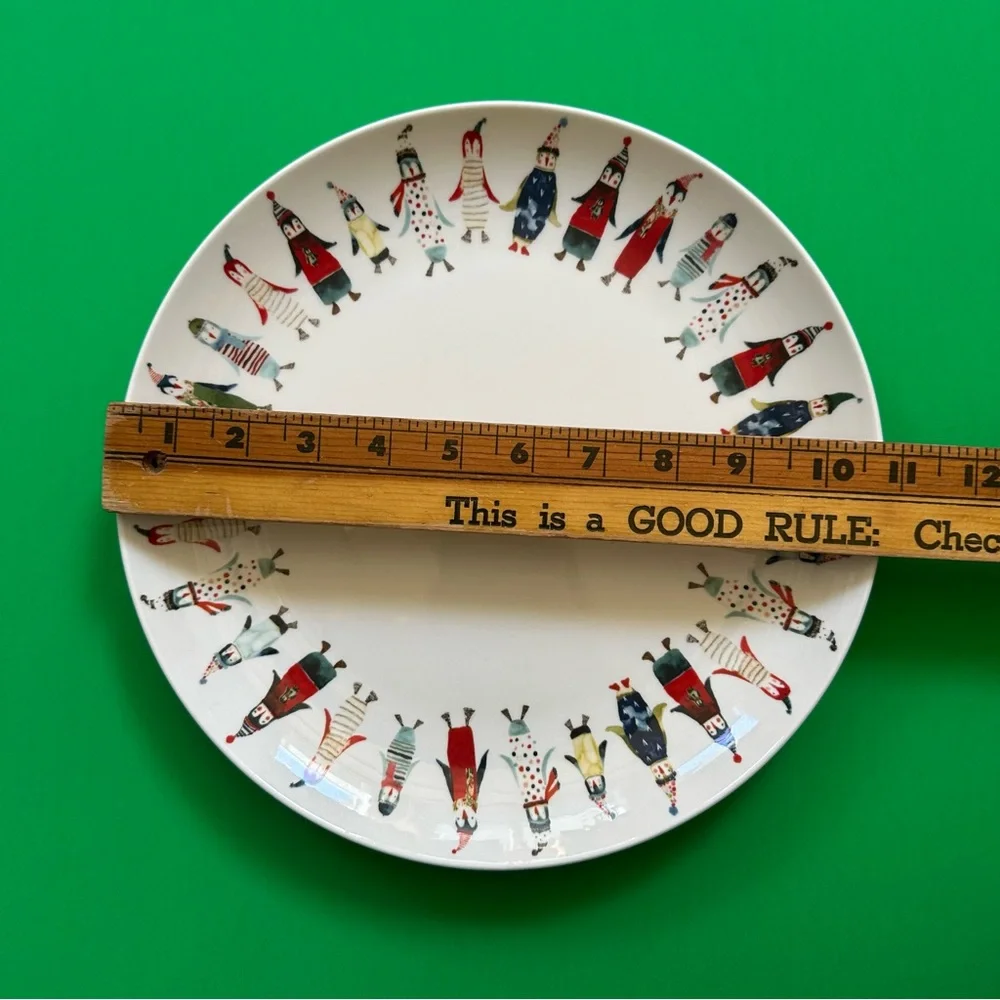Williams Sonoma Penguin Holiday Plate Natale Collection