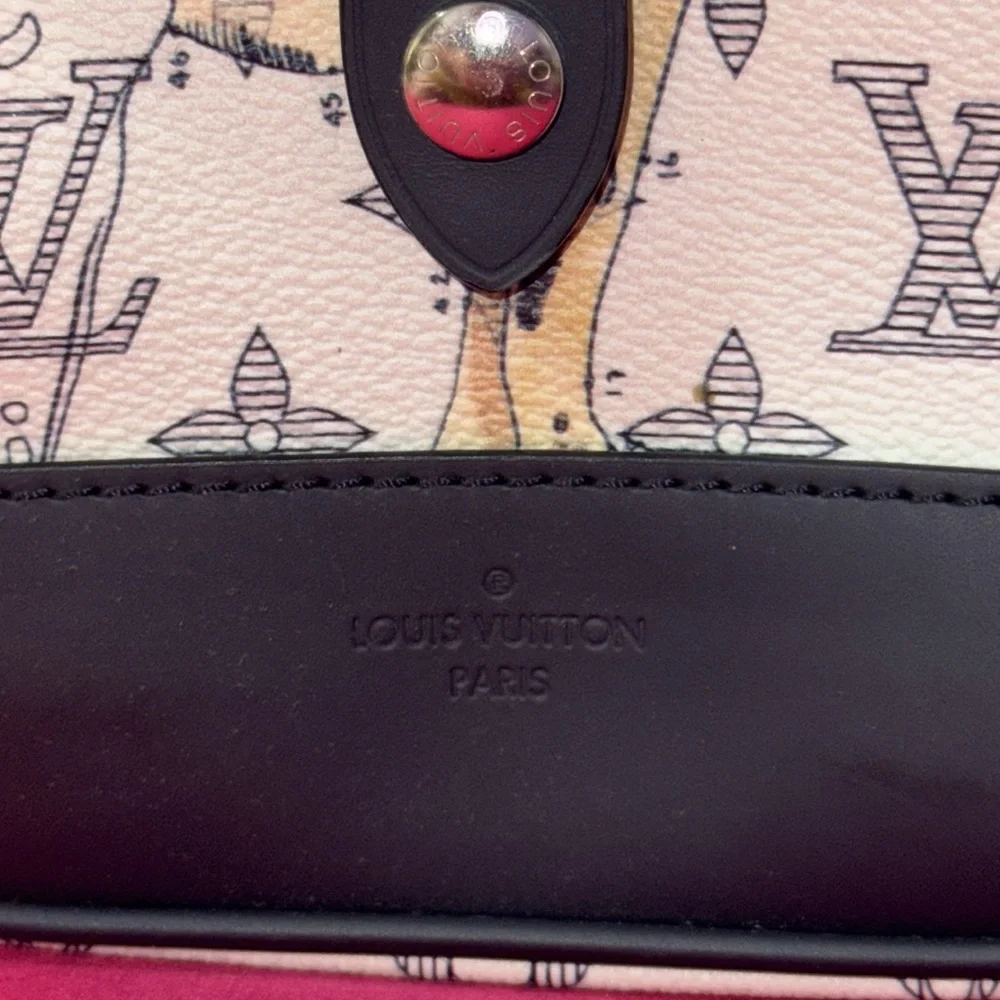 Louis Vuitton elegant louis