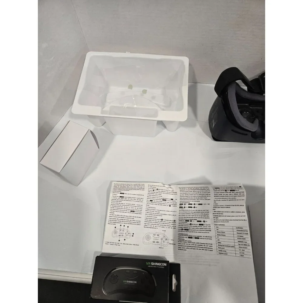 Samsung Gear VR Oculus Virtual Reality Headset SM-R323 Includes Remote