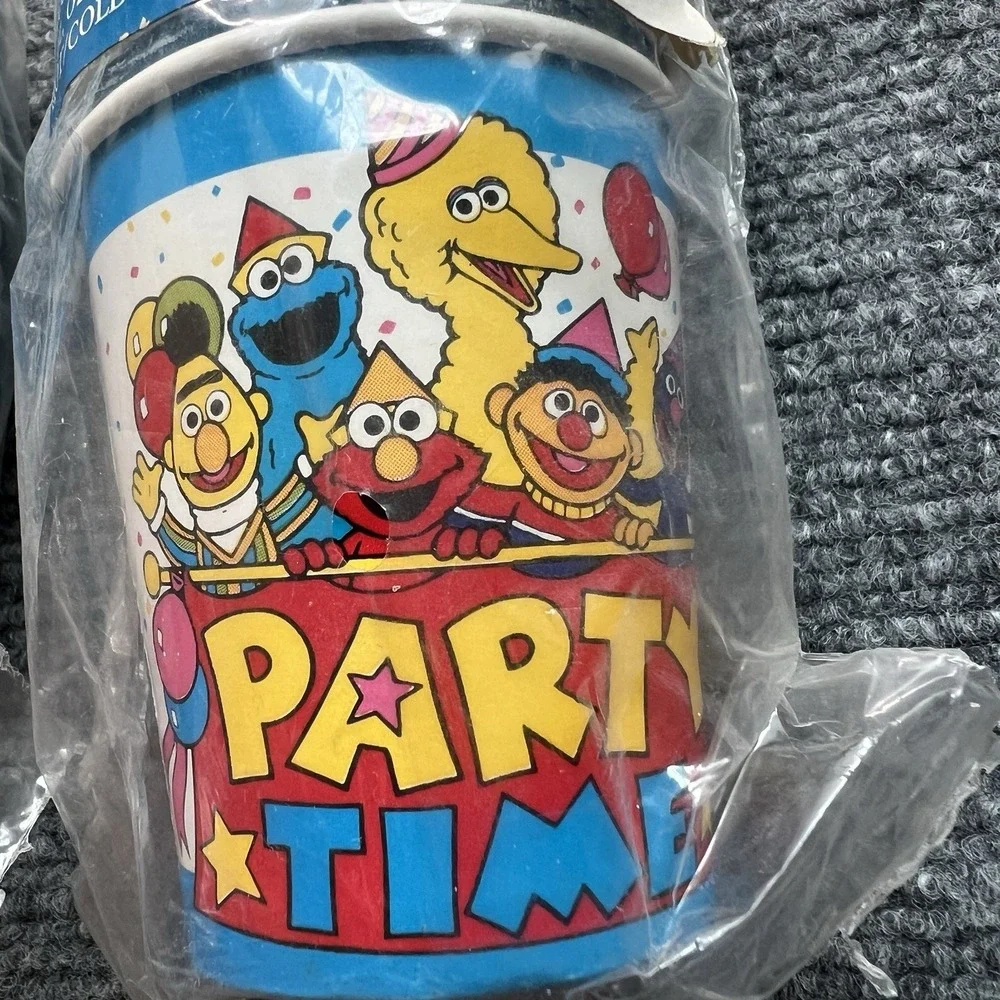 NWT Vintage 2 Set Of 8 Sesame‎ Street Party Time Small Paper Cups Jim Henson