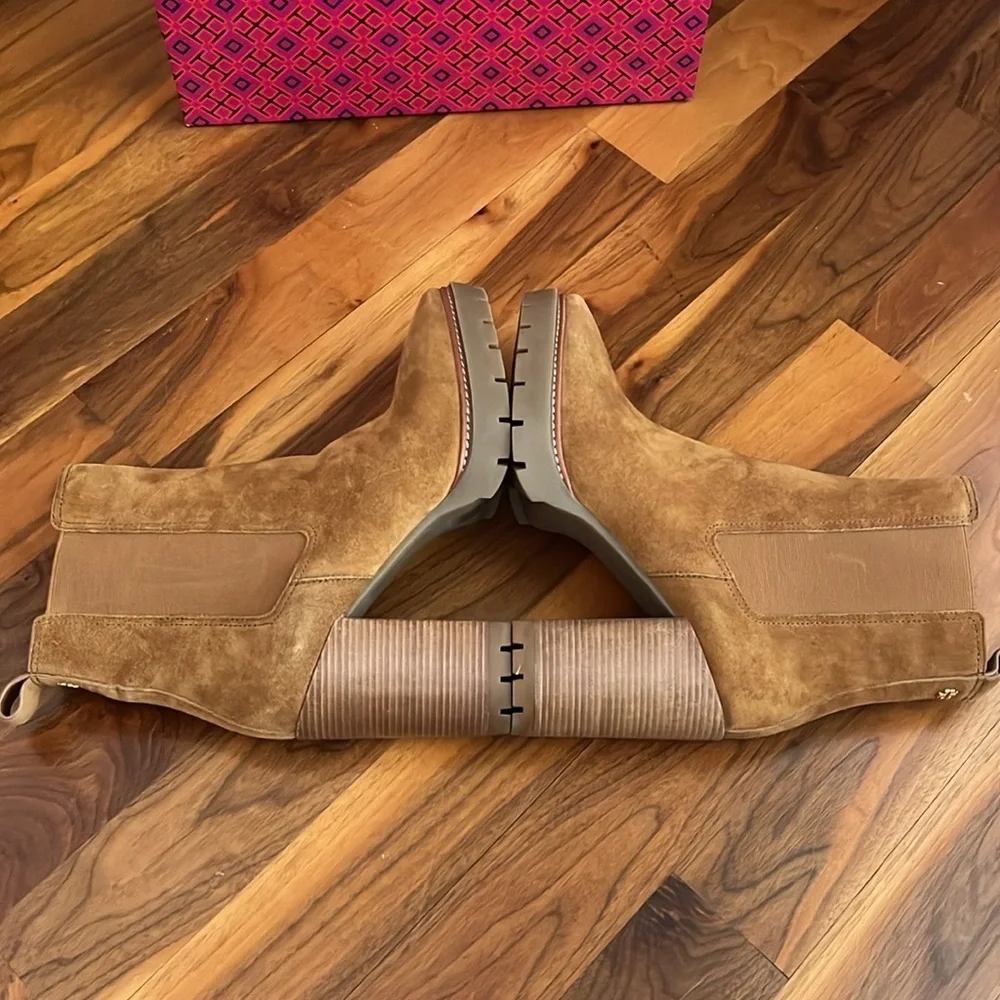 Tory Burch Lug Sole Chelsea Boot, NEW
