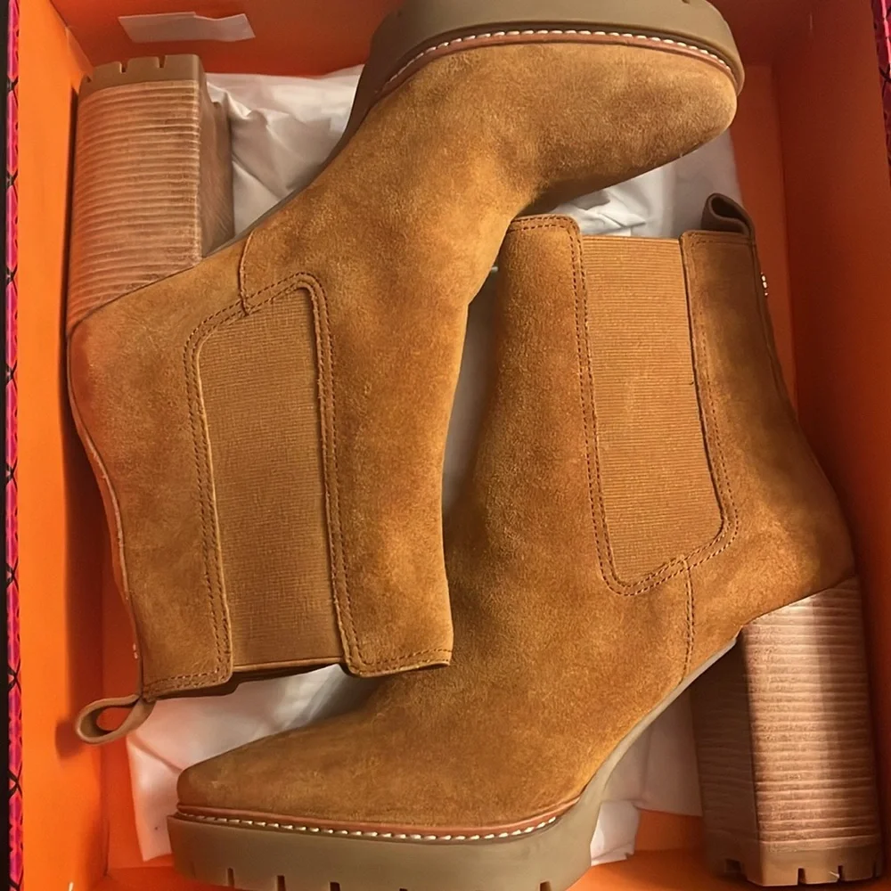 Tory Burch Lug Sole Chelsea Boot, NEW