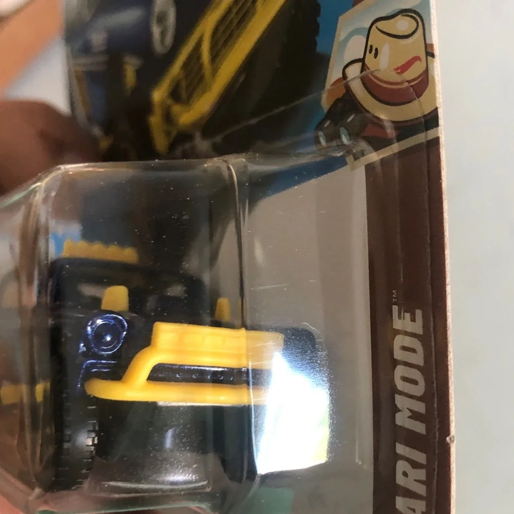 Mattel Hot Wheels Big-Air Bel-Air - Blue and Yellow