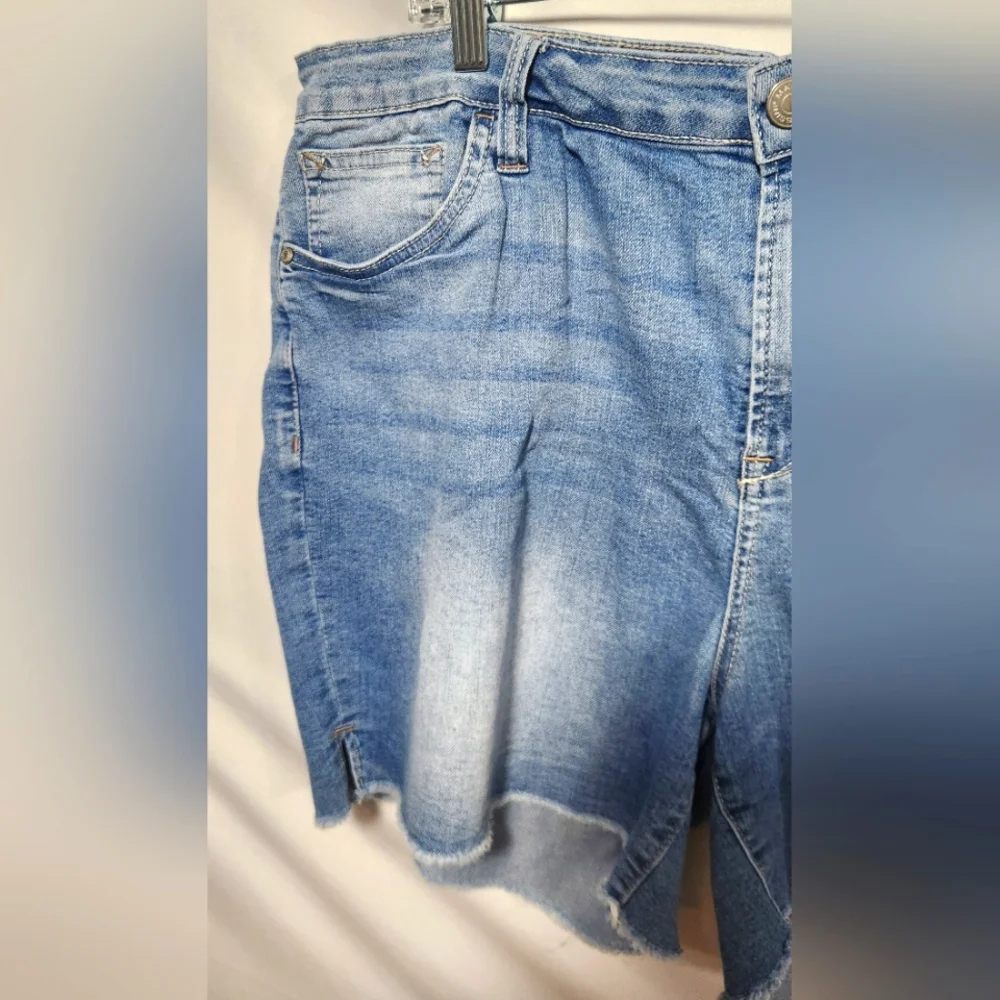 Massini Blue Jean Shorts Relaxed Fit Distressed-Size 20W