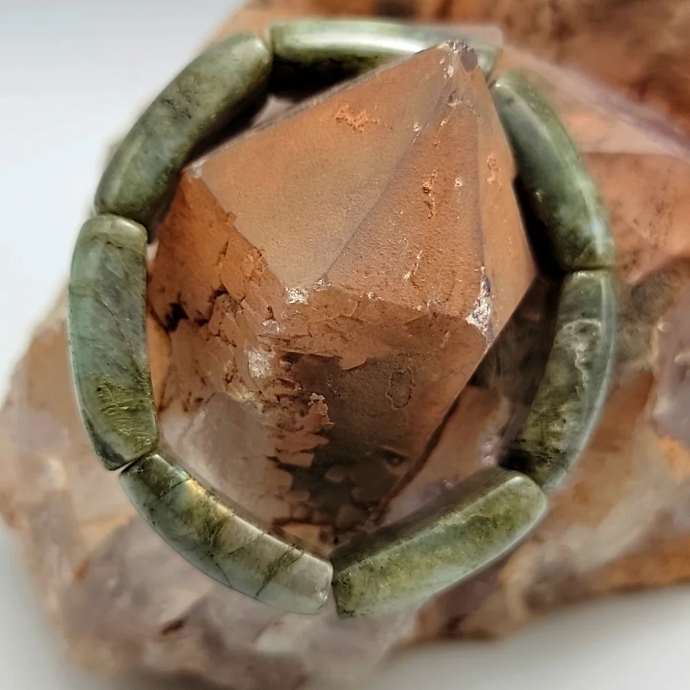 16*9*27.7mm Natural Labradorite Rainbow Light Crystal Gemstone Bracelet Unisex