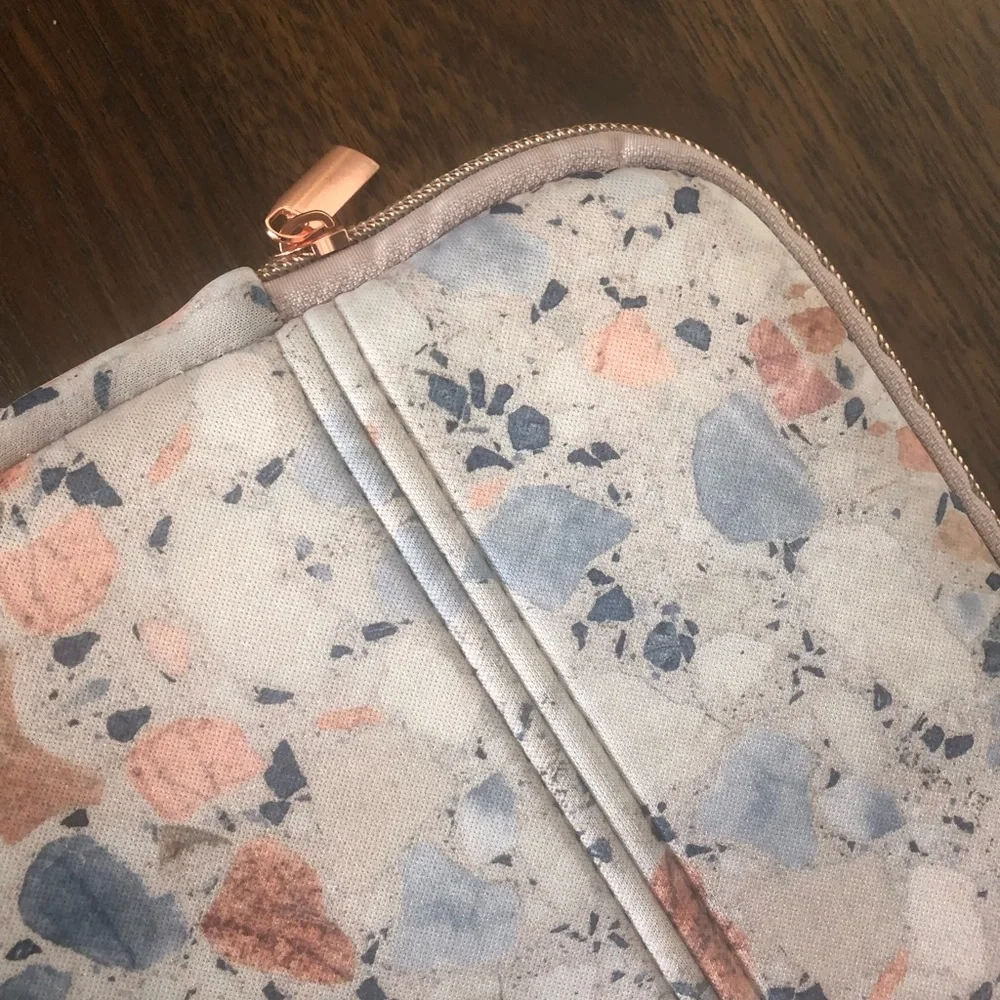 MYTAGALONGS carry your