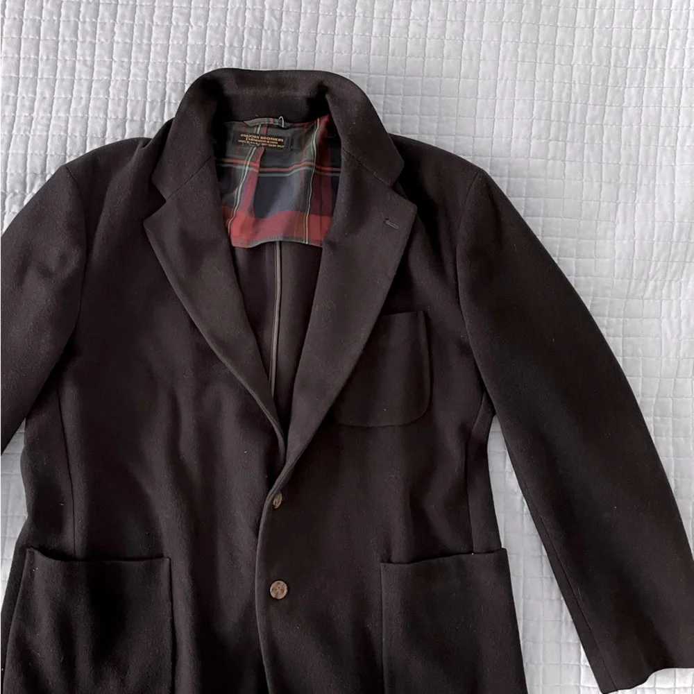 Brooks Brothers priced shipping under