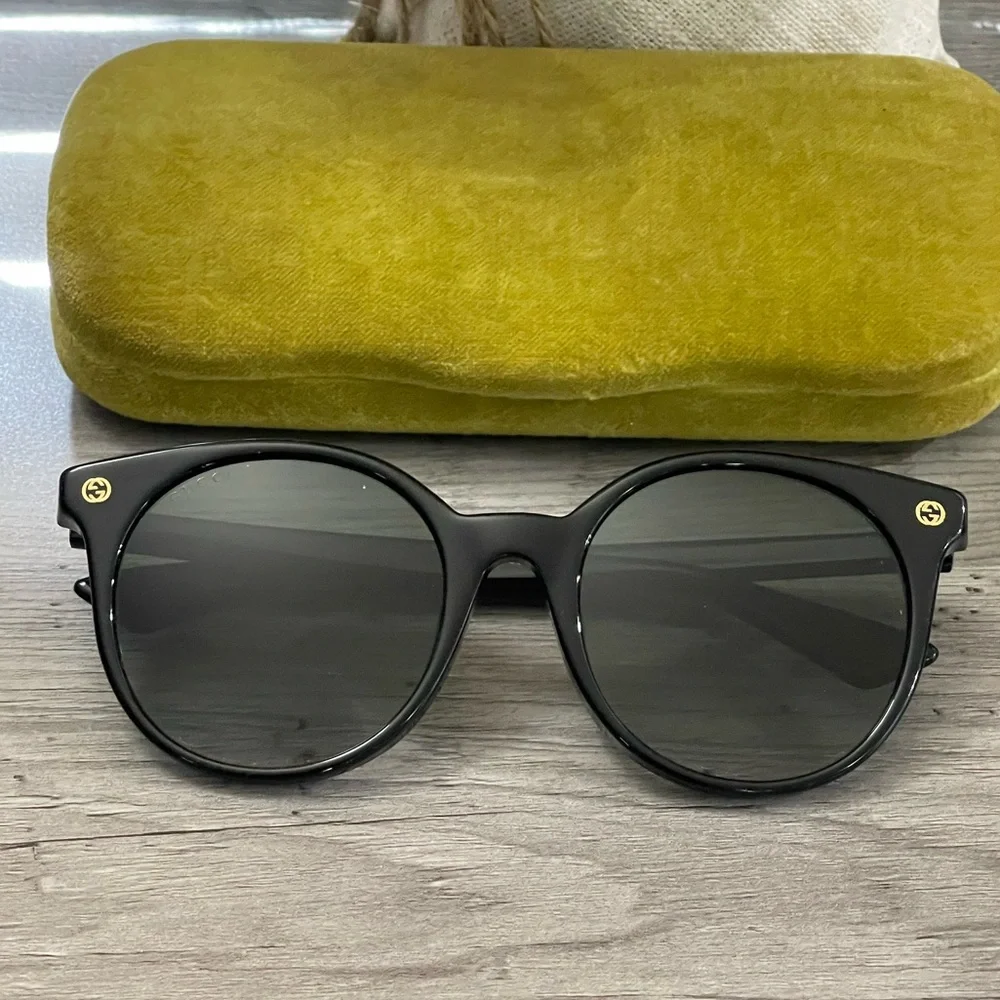 Gucci black they
