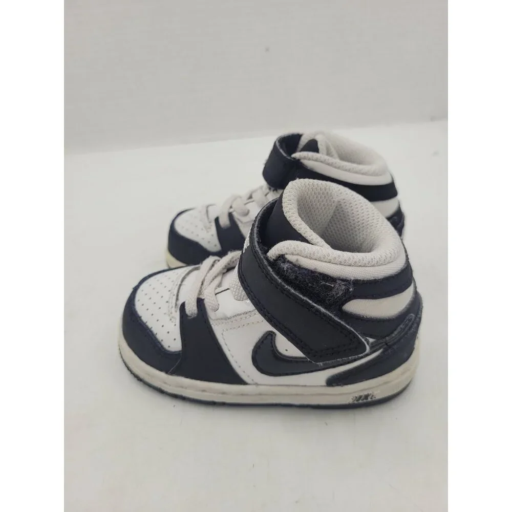 Nike toddler court