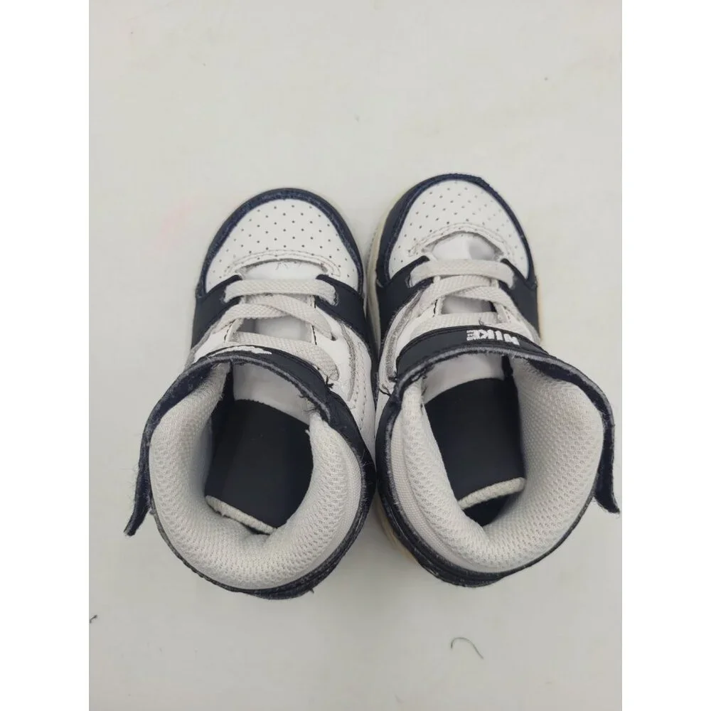 Nike toddler court