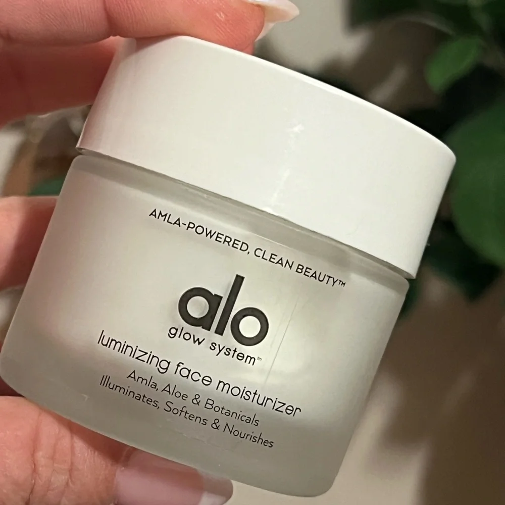 ALO • LUMINIZING FACE MOISTURIZER