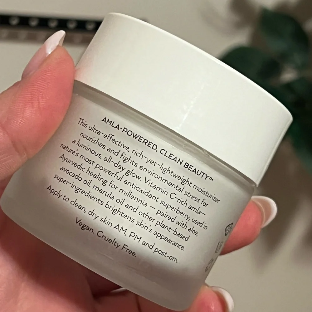 ALO • LUMINIZING FACE MOISTURIZER