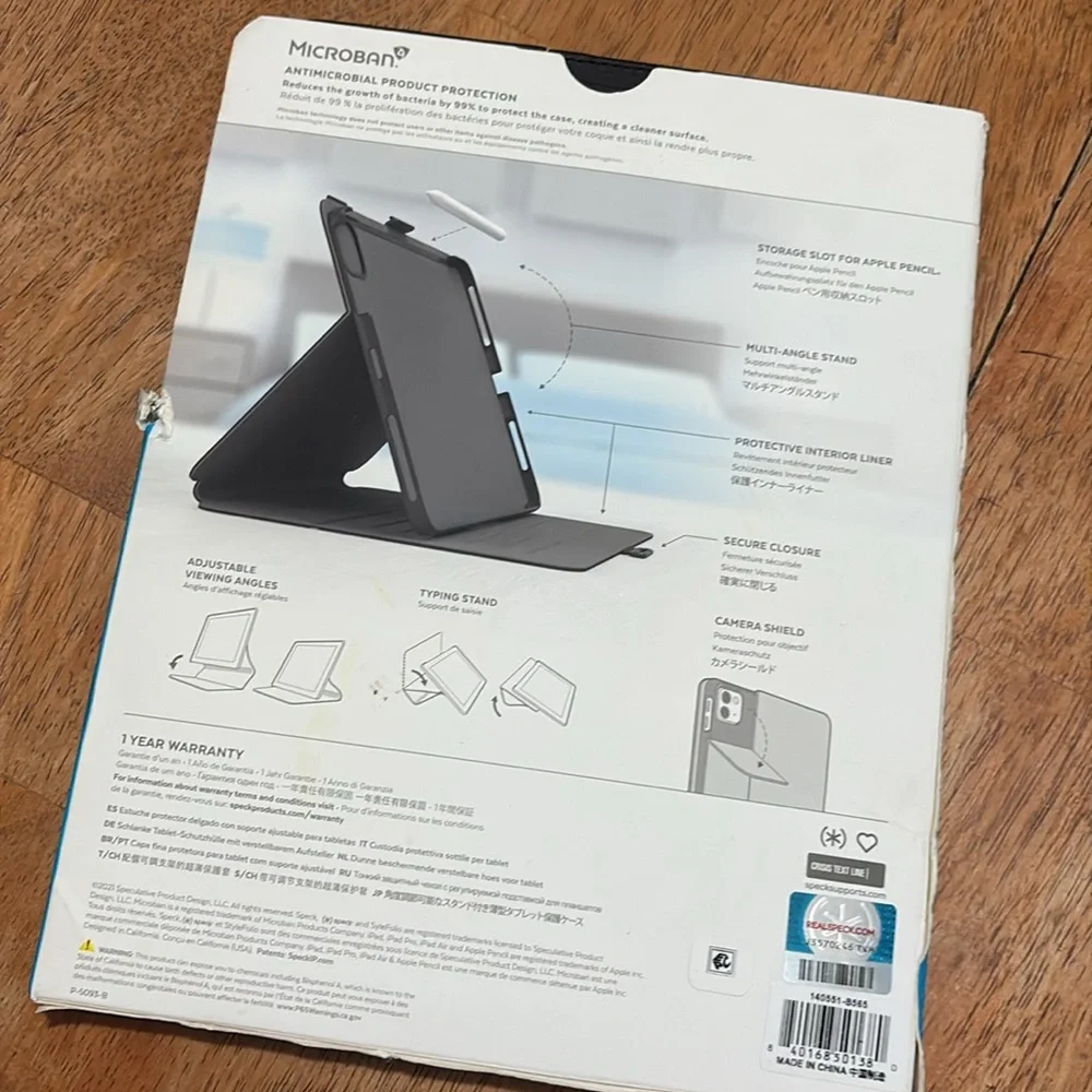 New in box SPECK IPAD CASE iPad Pro 11 or iPad Air