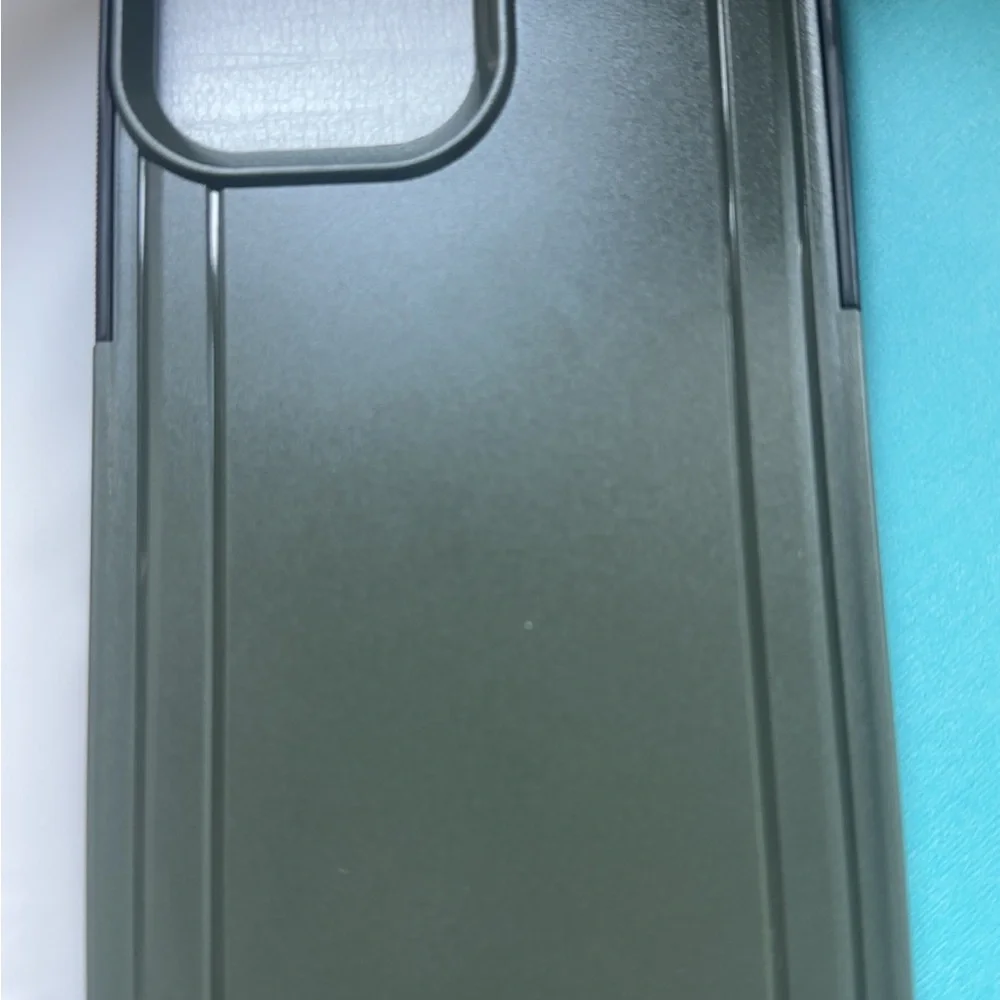 (2of2)Sturdy Army Green for a IPhone 13ProMax Phone Case asking $20