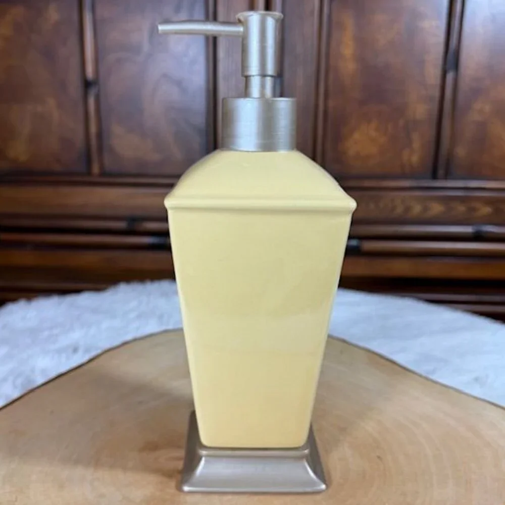 Vintage Better Homes and Gardens Acanthus Yellow Ceramic Lotion Soap Dispenser