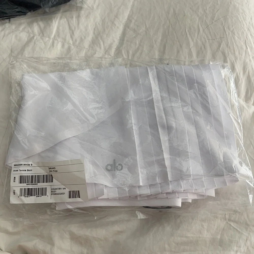Alo Yoga Aces Tennis Skirt White Size Small BNWT