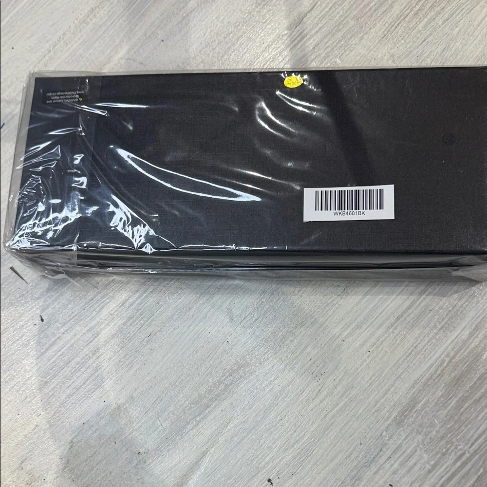 Umo Lorenzo elegant black