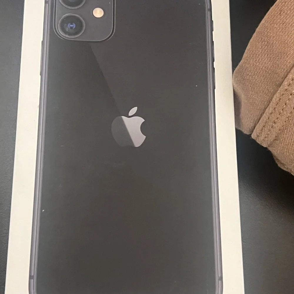 Apple iPhone Midnight Black