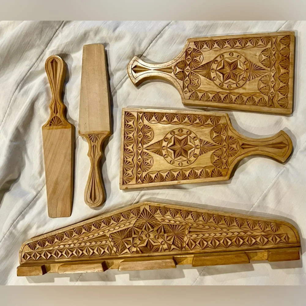 N/A beautifully carved