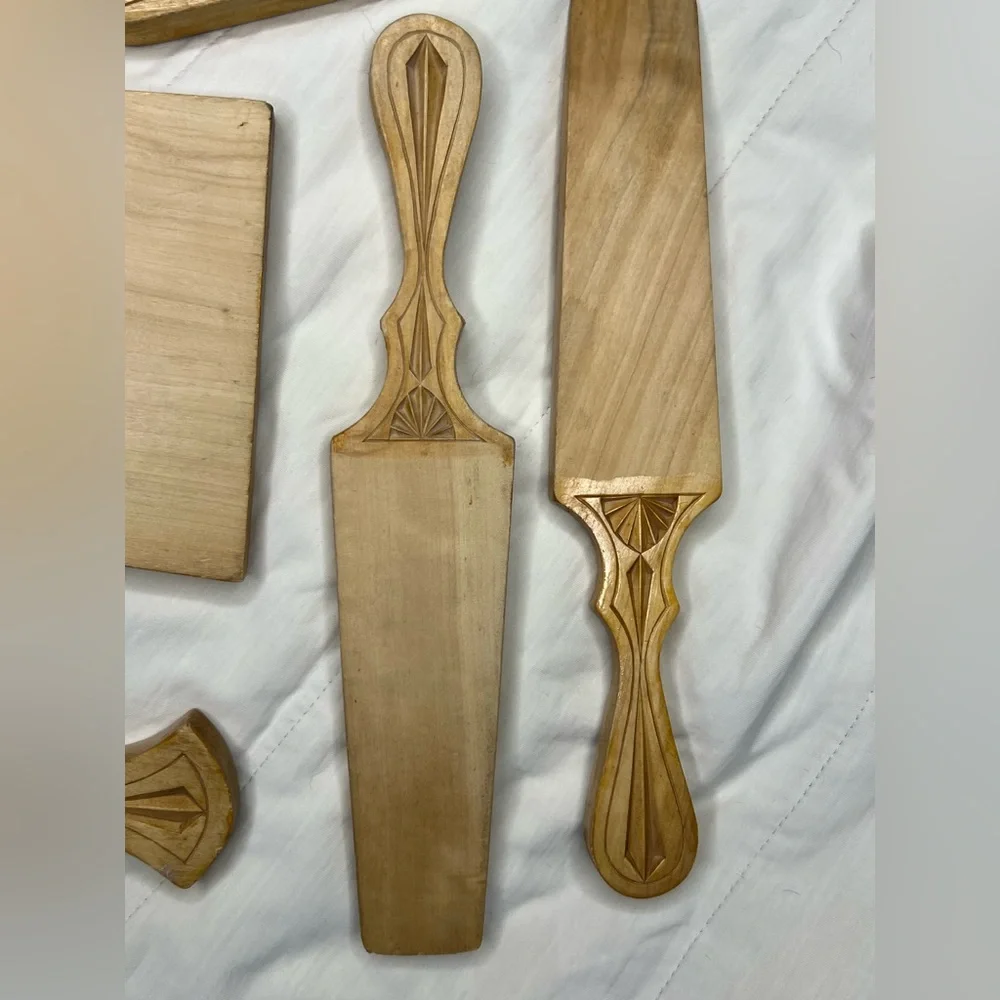 N/A beautifully carved