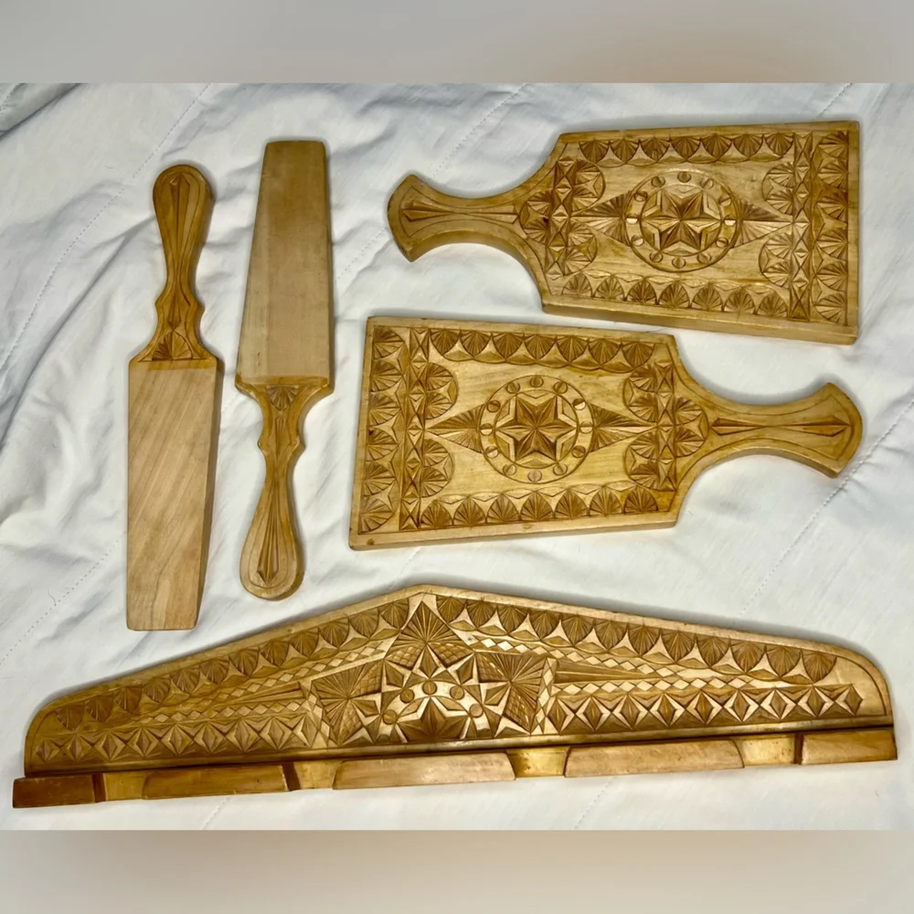 N/A beautifully carved