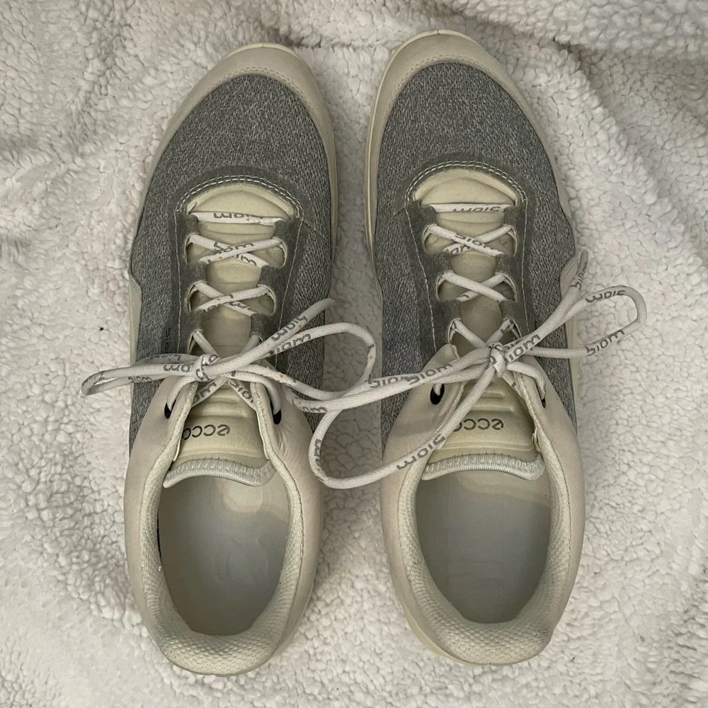 Ecco Biom Fjuel Perforated Athletic Sneaker Women's 41/10 US Gray Ivory