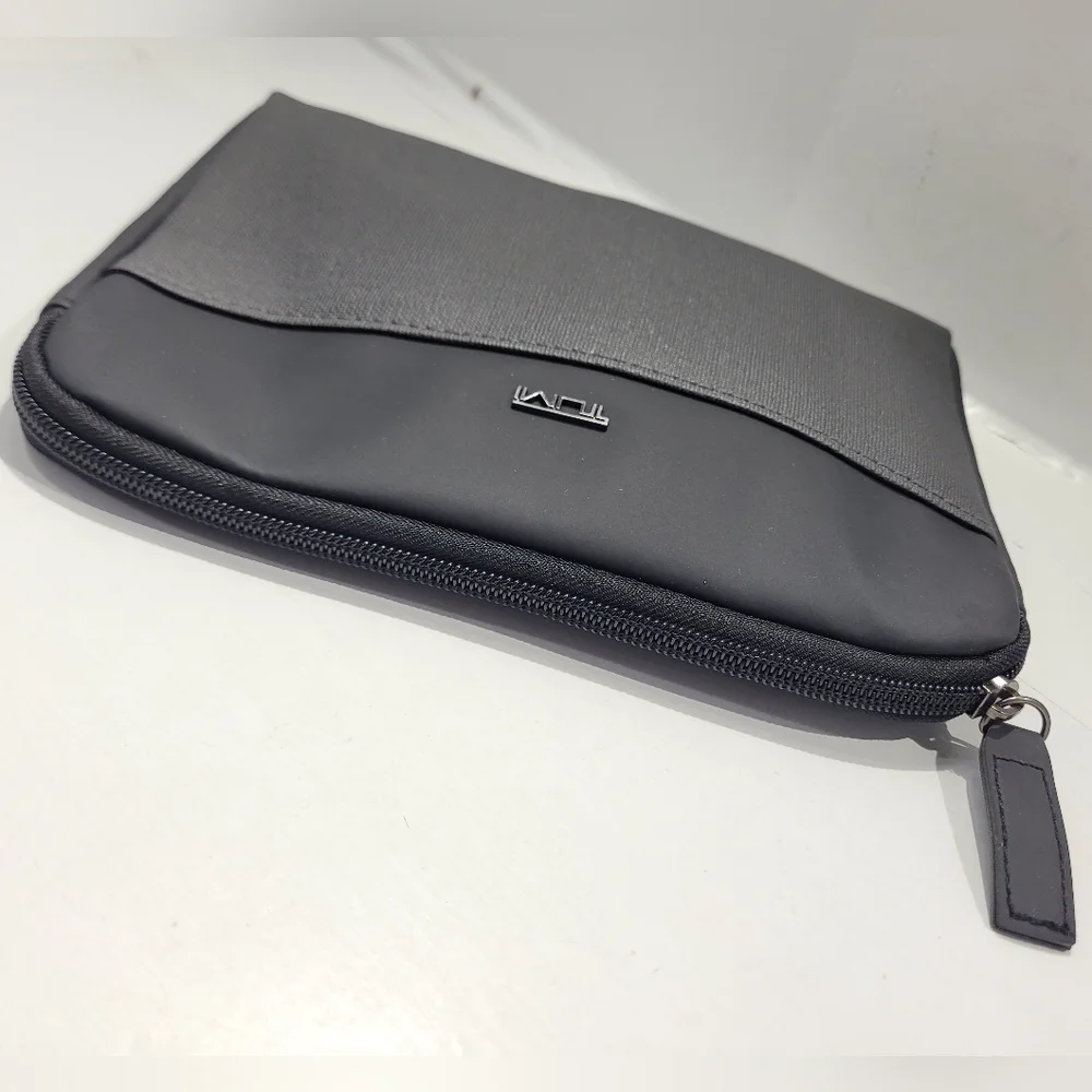TUMI DELTA GREY VINYL CANVAS ZIP TOP SMALL MAKE UP COSMETIC TOILETRY TRAVEL BAG
