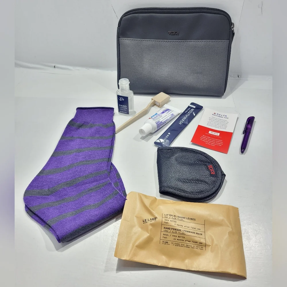 TUMI DELTA GREY VINYL CANVAS ZIP TOP SMALL MAKE UP COSMETIC TOILETRY TRAVEL BAG