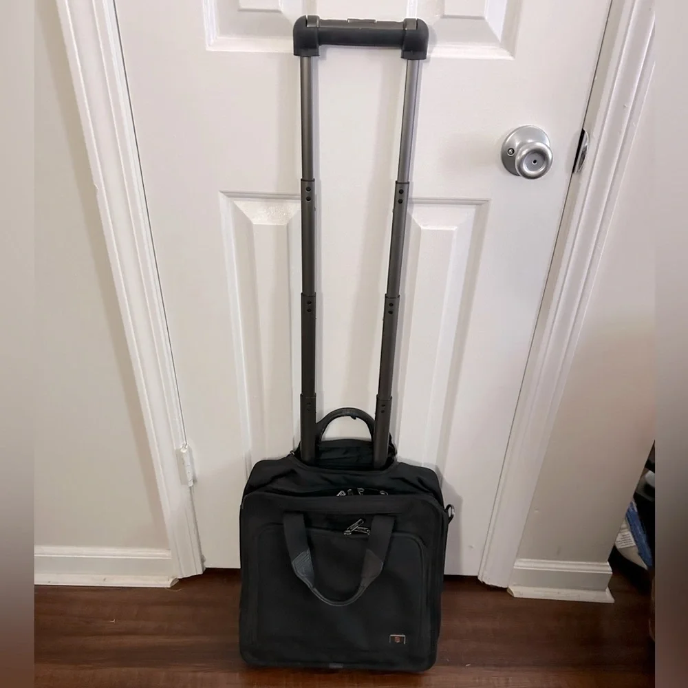 Victorinox Swiss Army Wheeled Carry On Laptop Case Architecture San Marco Black
