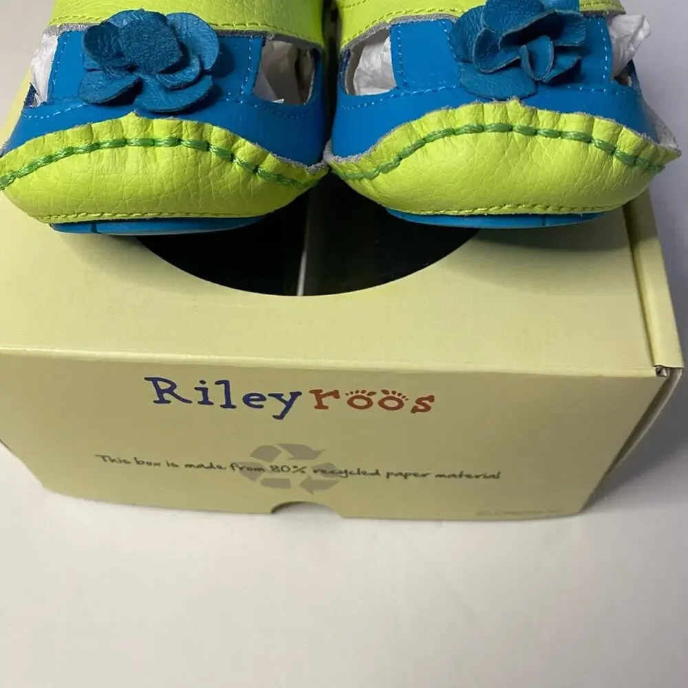 Riley Roos new box