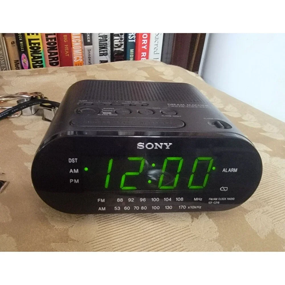 Sony Dream Machine Alarm Clock Radio Am FM Black Vintage NICE! Works Great 1980s