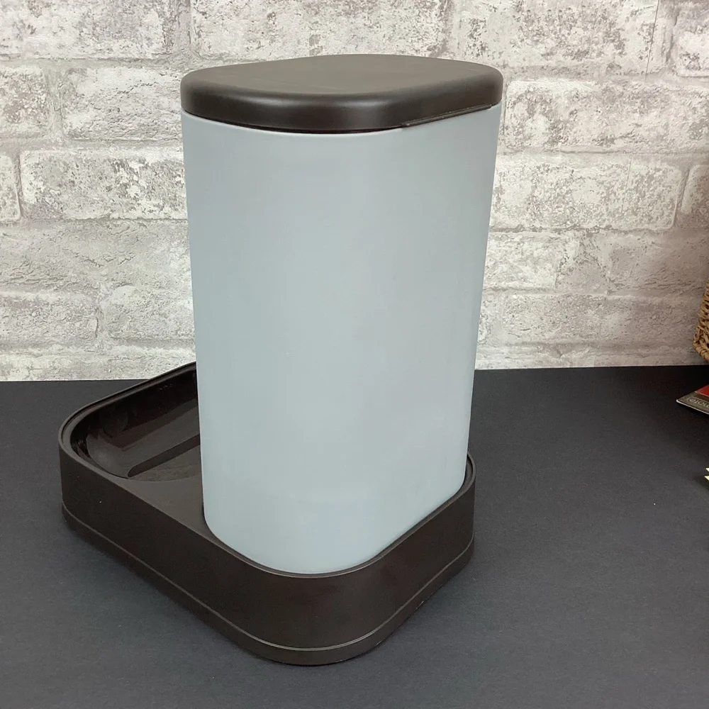 Whisker City automatic pet