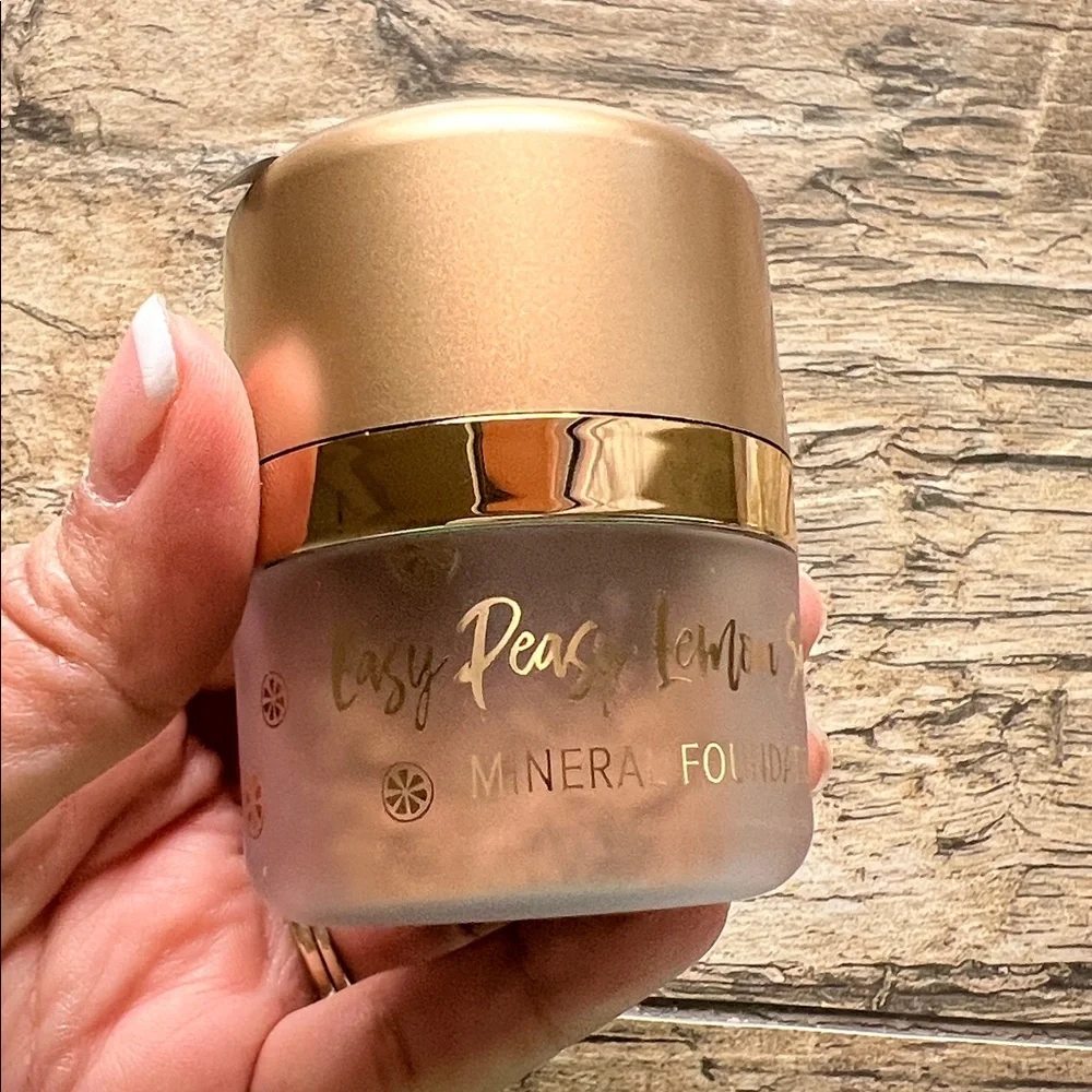 Belle by Kim Gravel multiple shades